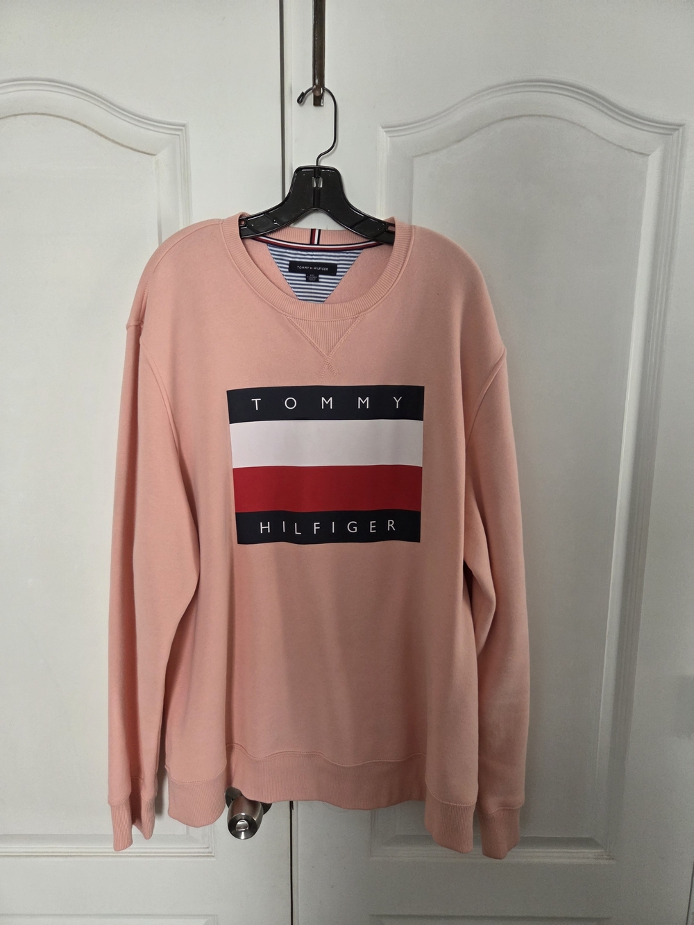 Tommy Hilfiger Pink Crewneck Sweatshirt with Flag Logo